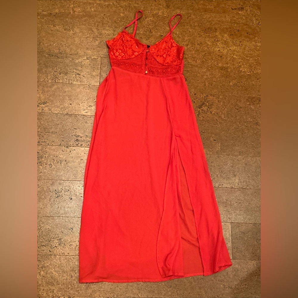 Forever 21 Coral Lace Women’s Size Small Full Length Dress With Slit